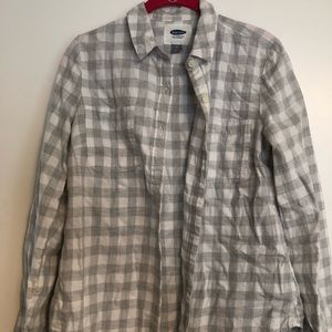 Women’s white flannel lightweight old navy shirt